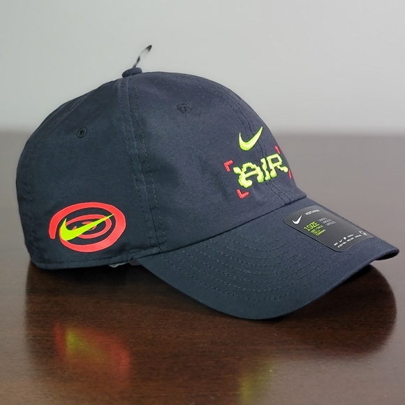 Nike Air Max Plus Heritage 86 Unisex Black Hat Cap - Picture 3 of 8